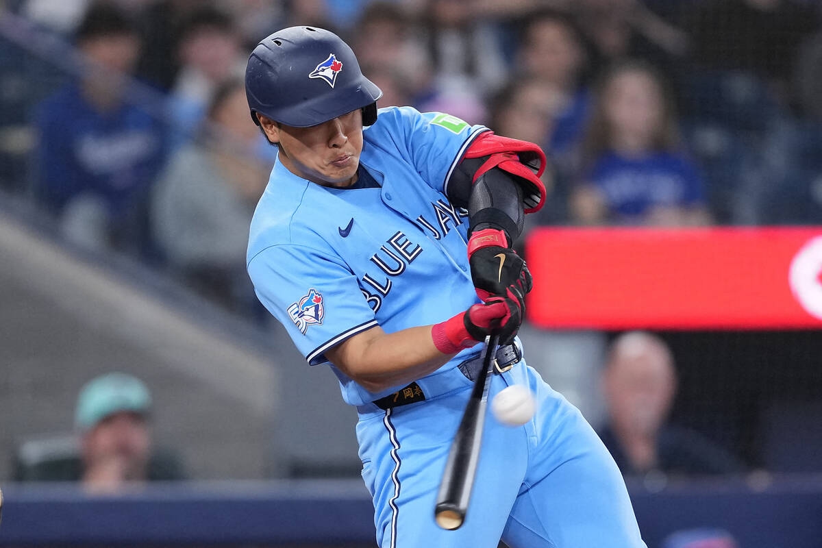 藍鳥岡本和真改打第7棒就開轟 13號兩分砲追平勇士