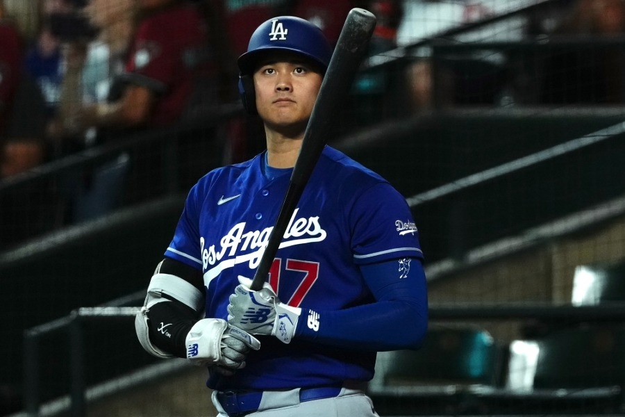 大谷翔平7局因左膝發炎退場 道奇先發也傷退轉播席一片低氣壓