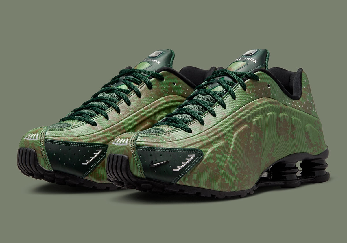 Nike Shox R4 新配色曝光：拿掉 Swoosh、換上綠色迷彩細節