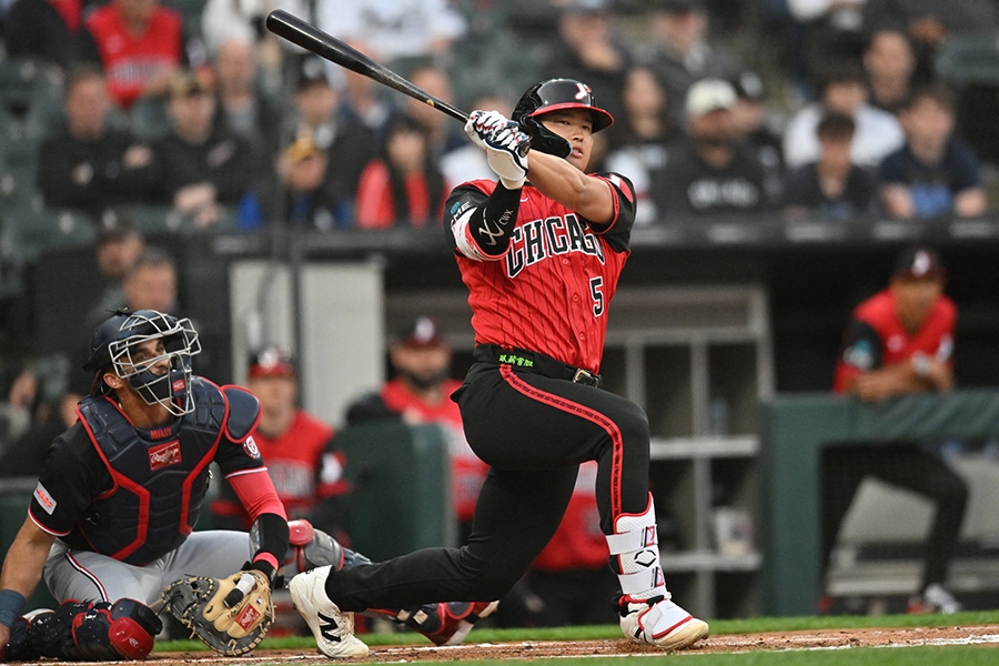 村上宗隆單手轟出本季第11轟 追平大聯盟全壘打榜首