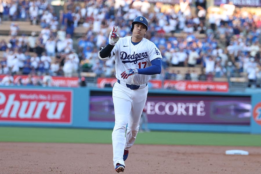 大谷翔平首打席敲第21轟 轉播鏡頭拍到跑壘一拐一拐引討論