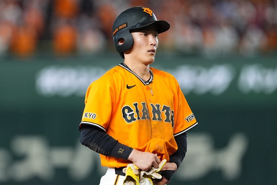 浦田俊輔右臂挨143公里觸身球 續留場上