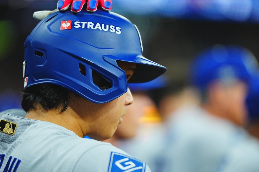 大谷翔平上場前獲Betts輕碰胸口 球迷留言「看了想哭」