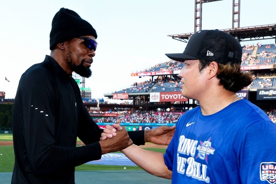 村上宗隆明星賽遇Kevin Durant 身高差23公分