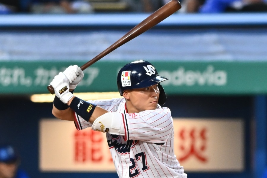 中村悠平觸擊球打中臉 代打三振記他帳上