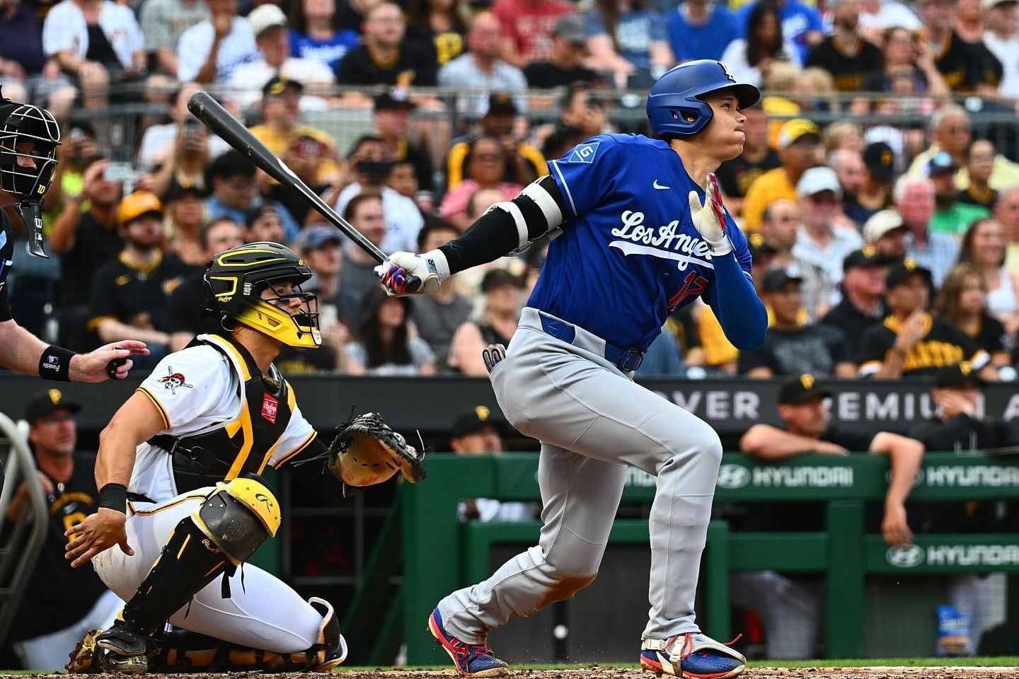 大谷翔平低角度掃球照樣轟出牆 客場媒體直呼「像在打簡單球」