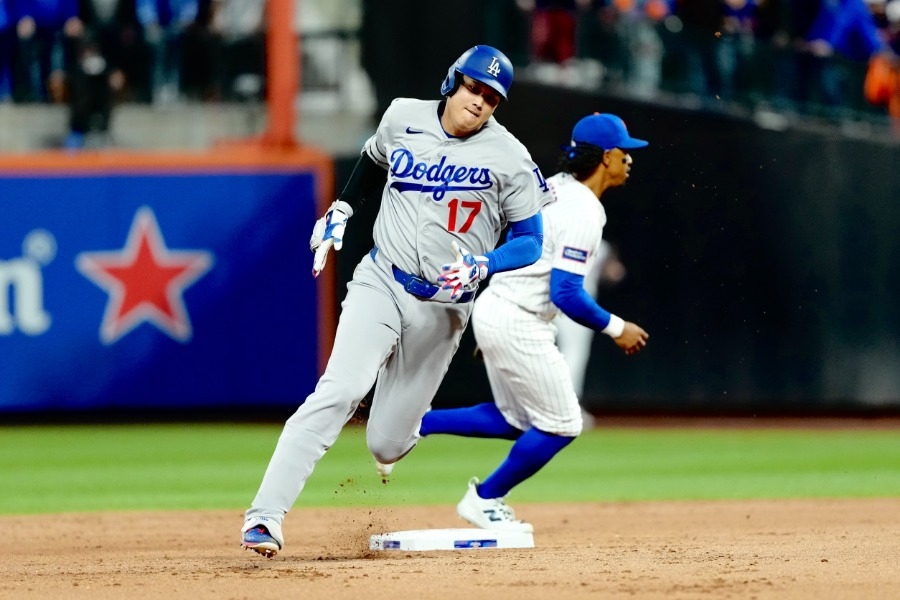 大谷翔平衝三壘遭觸殺 積極跑壘再受關注