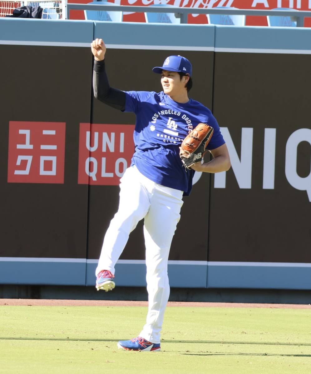 大谷翔平賽前3天來首度傳接球 還和天使日籍訓練員合照