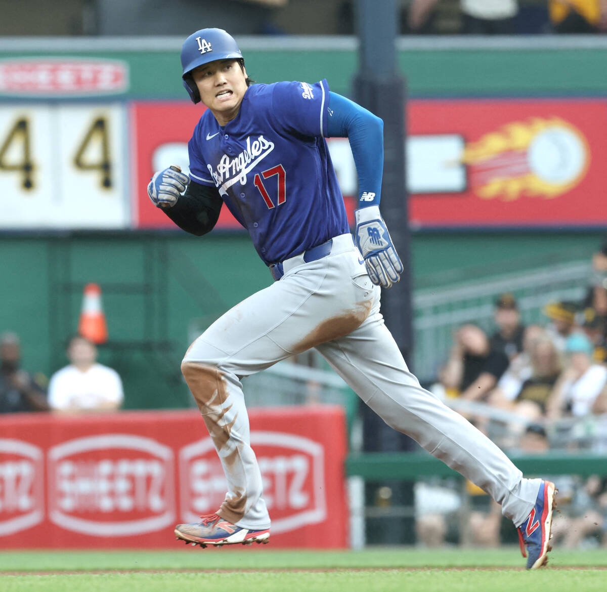 大谷翔平13轟連2場開砲仍提前退場 道奇:左膝發炎