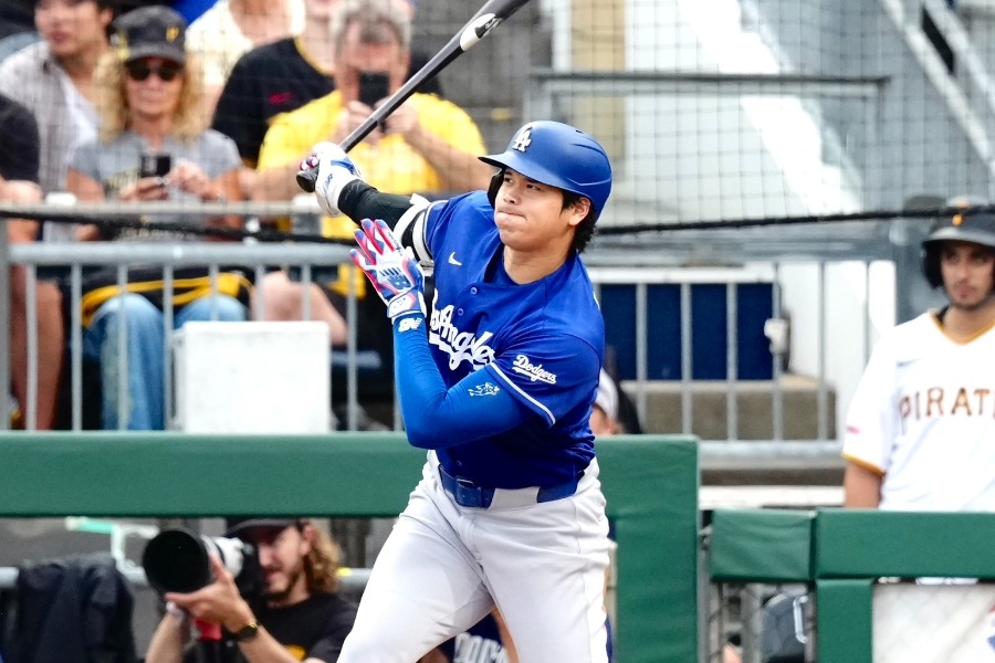 大谷翔平第13轟又是怪力一發 姿勢被帶走照樣轟出牆