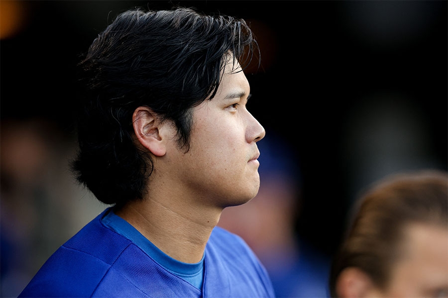 大谷翔平膝不適缺陣 9局現身道奇板凳