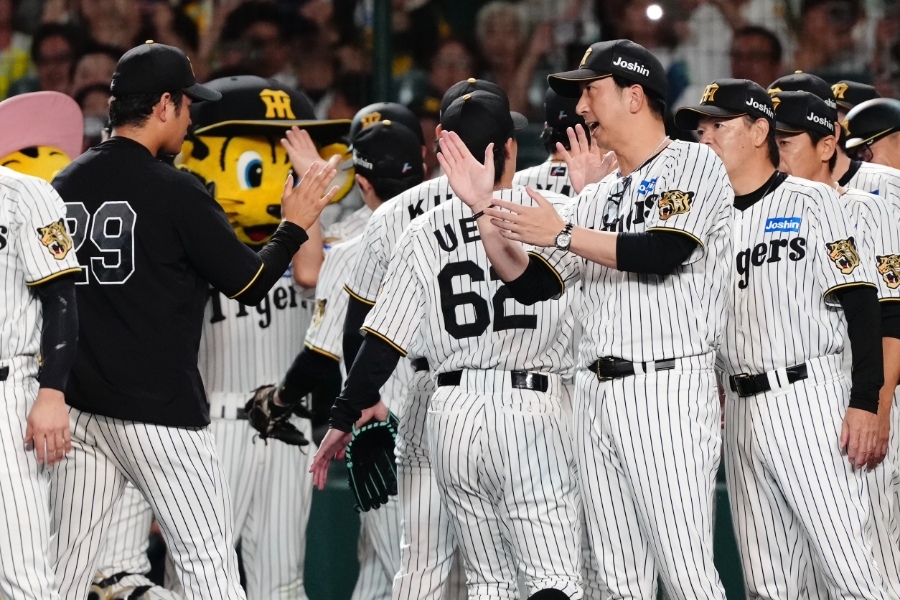 高井俐香貼照賀阪神連霸 球迷:根本是勝利女神