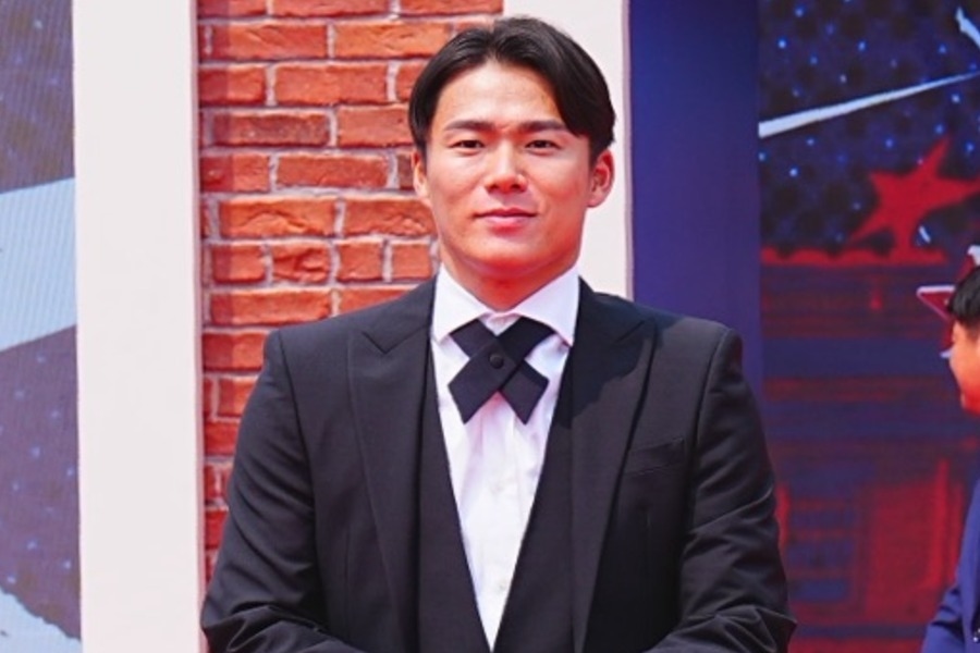 山本由伸紅毯戴Rolex 要價約400萬台幣