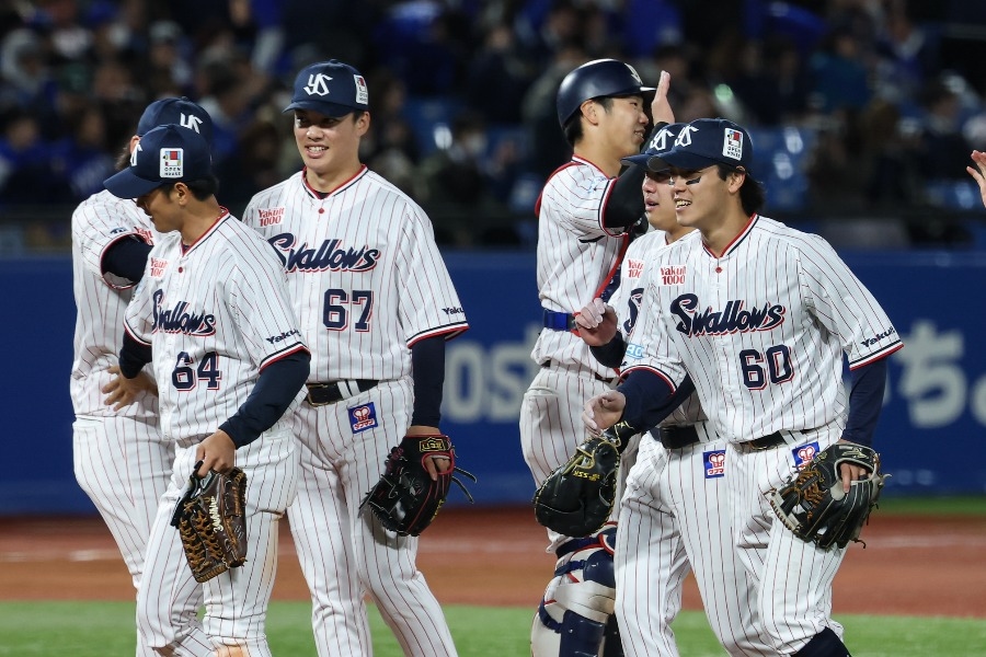 藤原紀香等3女星神宮開球 養樂多勝廣島