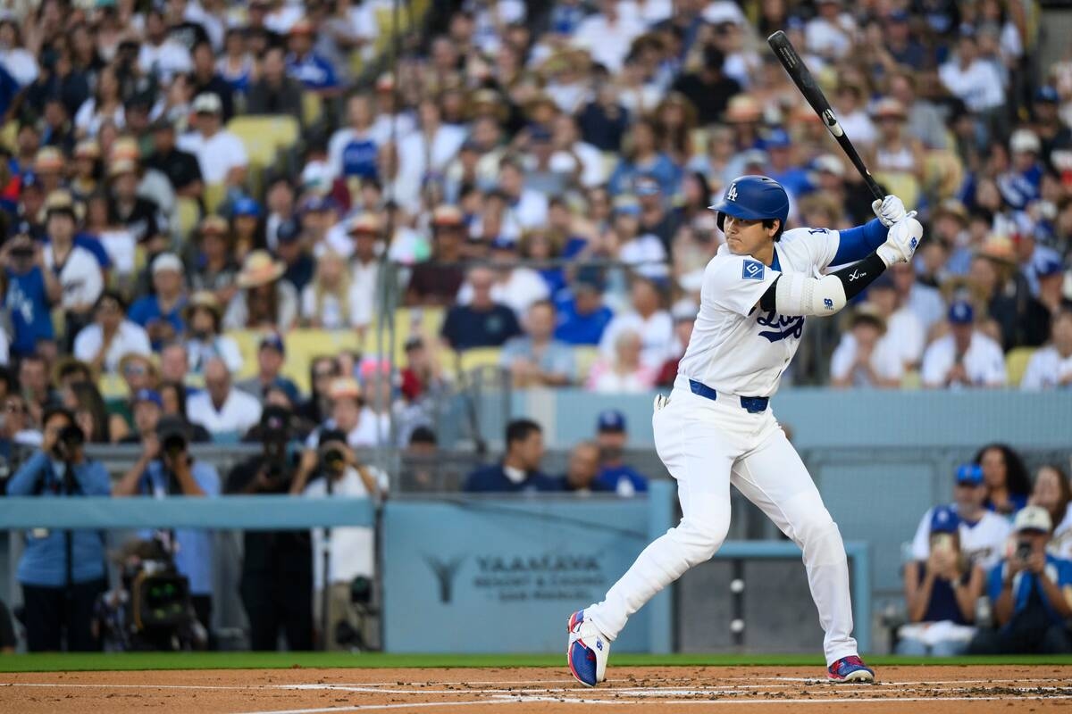 大谷翔平對決松井裕樹 初球打成三壘界外飛球出局