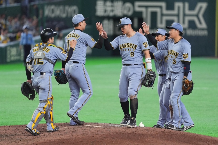 阪神7比4贏巨人轉播鏡頭帶到山本由伸彩 球迷驚呼也在東京巨蛋