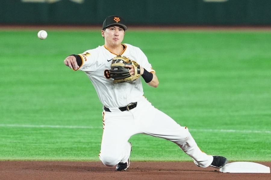 泉口友汰7局美技守成 巨人6比1勝中日