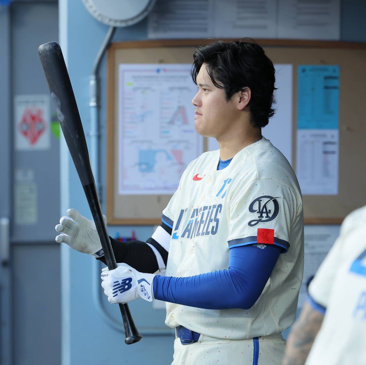 大谷翔平左膝發炎仍先發 8局落後7分被換代打提前退場
