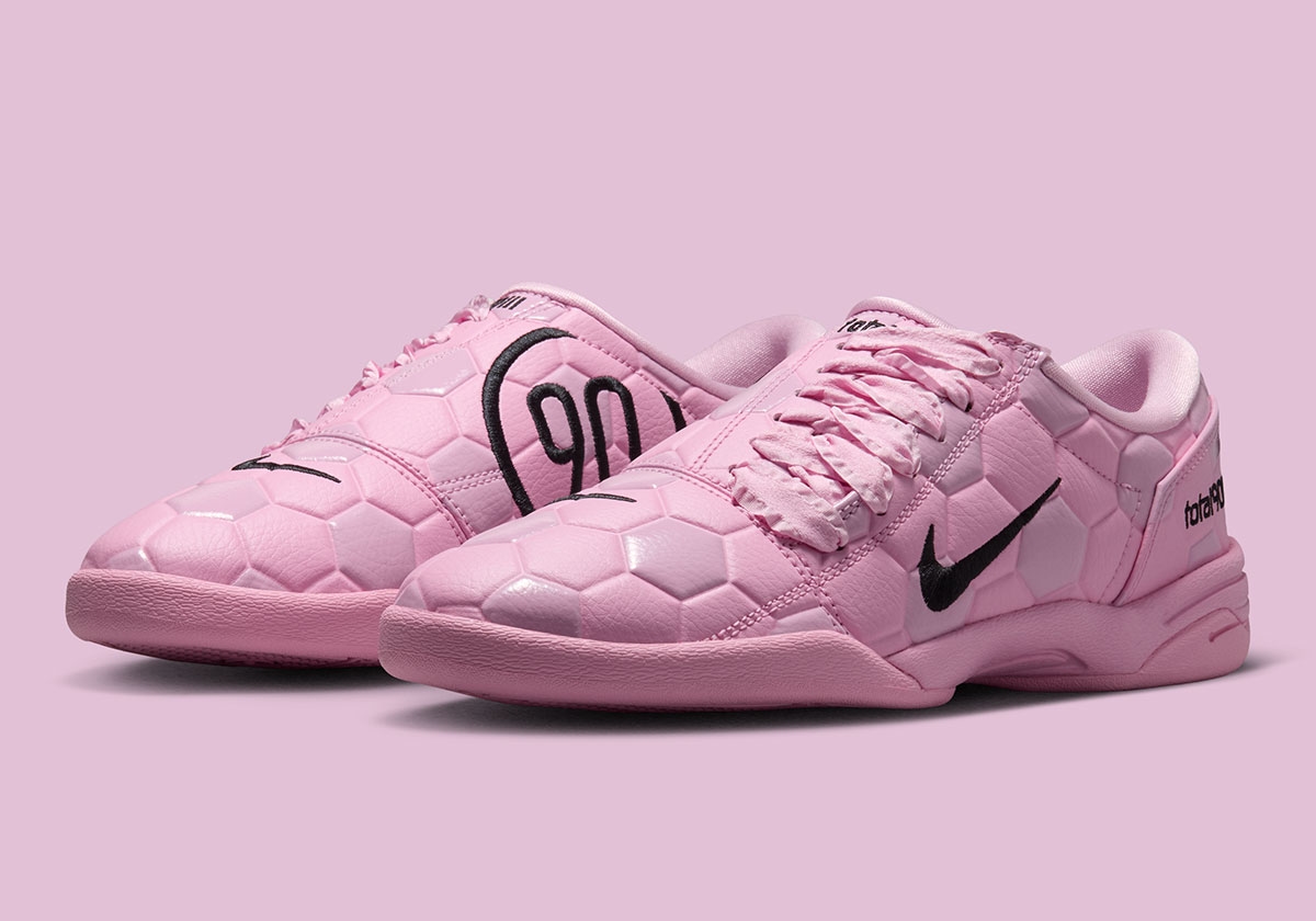 Nike Total 90 III SP 推出「足球球面」概念配色 2026 年女鞋登場