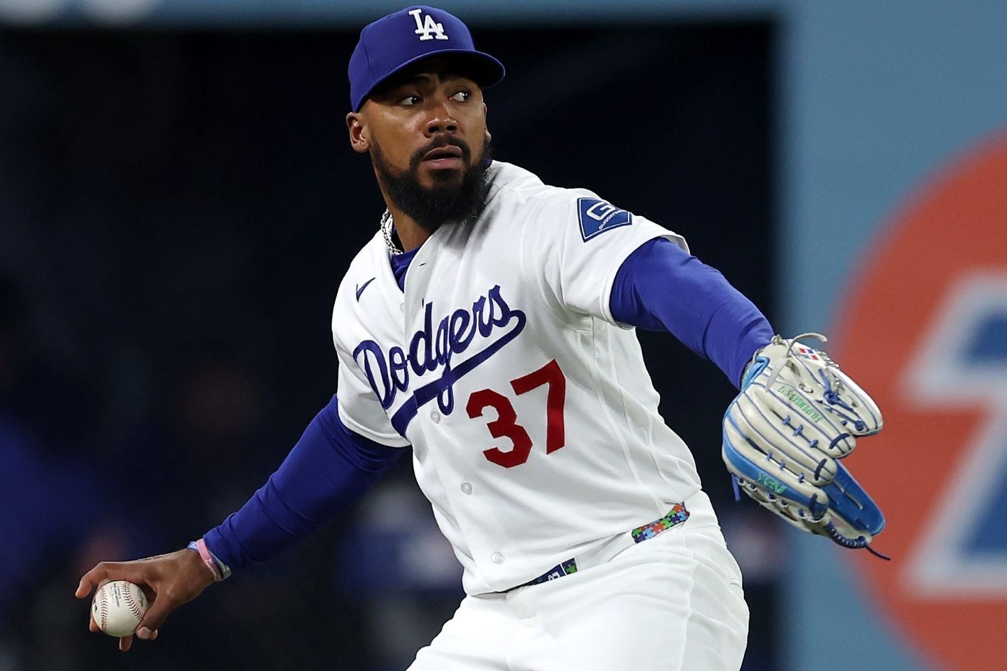 道奇Teoscar Hernández拉傷左腿筋退場 預計進傷兵缺陣數週
