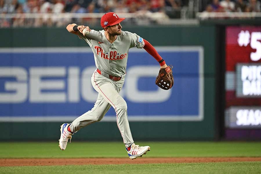 Trea Turner首局低級失誤 主場噓聲四起