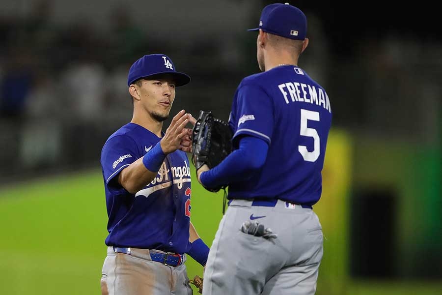費城人9局跑壘出包 道奇2比1守勝