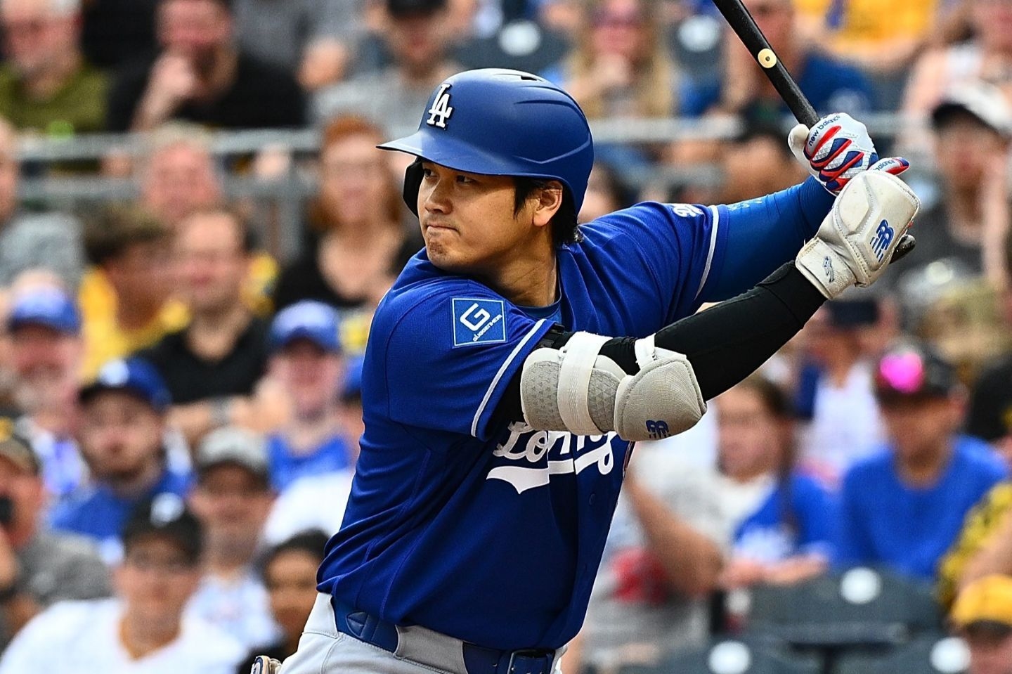 大谷翔平左膝發炎提前退場 Roberts:明天照流程再決定出賽