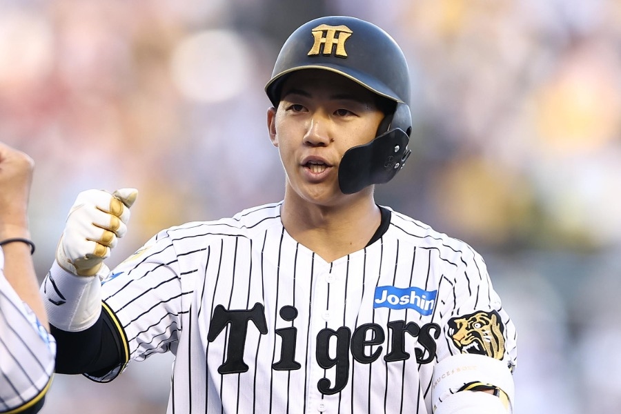 阪神選秀狀元立石正廣初打席首球敲安 倉敷戰中日引爆虎迷
