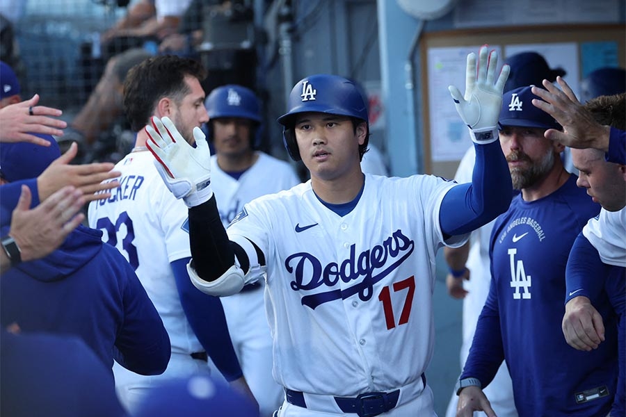 大谷翔平首打席就開轟 亞利桑那轉播台傻眼:那顆壞球也能轟