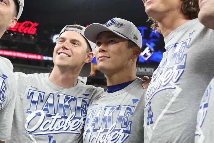 晉級香檳派對全身濕透 山本由伸:太棒了