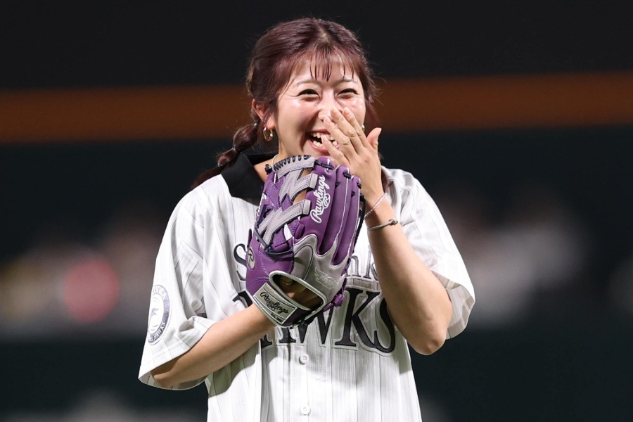 今村聖奈為軟銀開球意外投出觸身球 賽後發文向桑原將志致歉