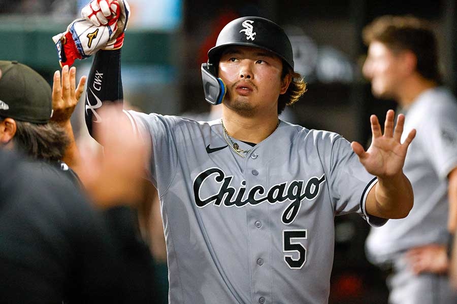 村上宗隆29轟擊中大螢幕 白襪追平小熊