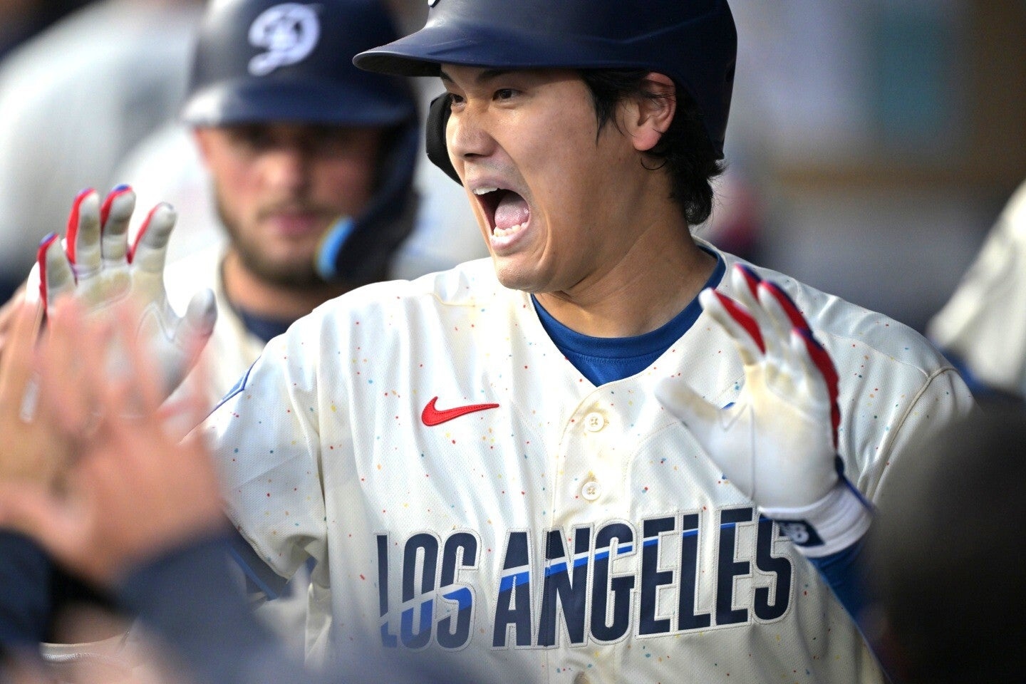 MLB/道奇休息區闖進蟑螂 大谷翔平嚇到跳開仍敲11號2分砲