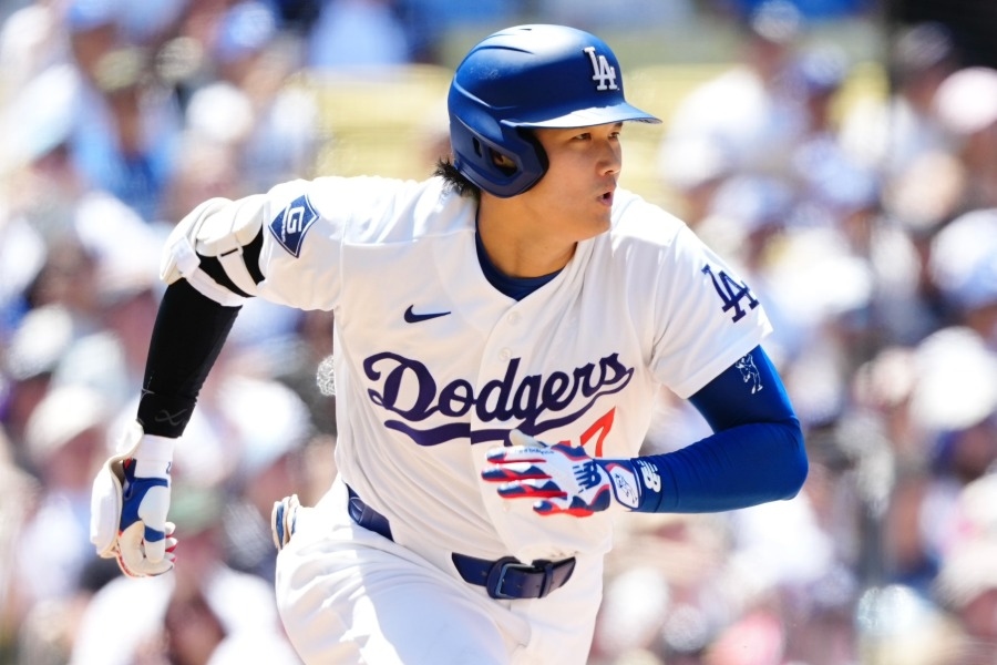 大谷翔平三壘滑回還加碼做伏地挺身 轉播一播球迷全笑了
