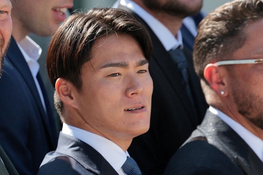 山本由伸白宮合照鞋底露白 引發球迷討論