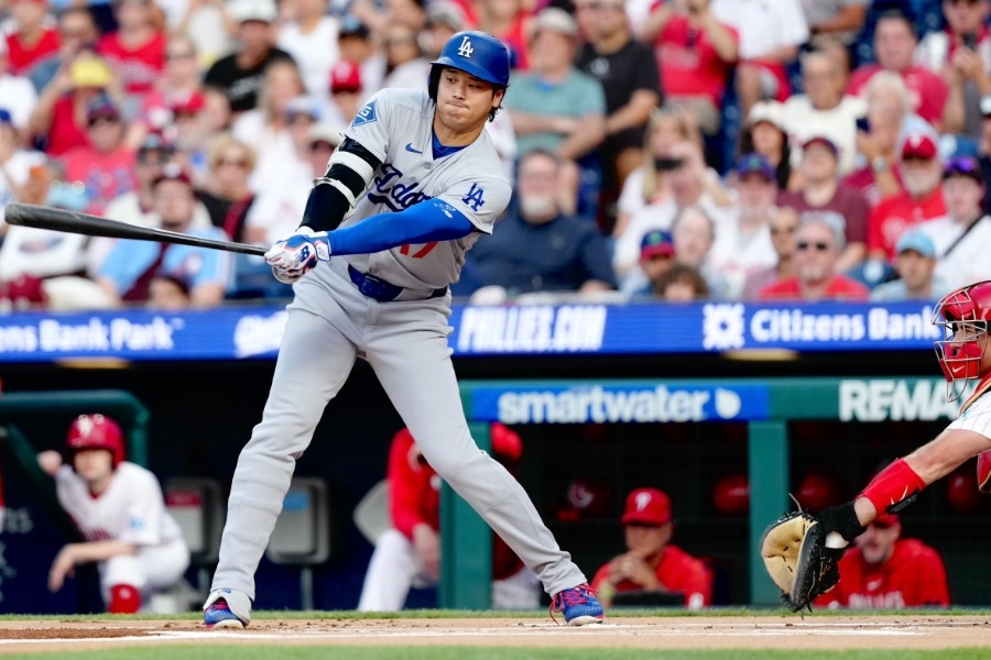 大谷翔平首打席3球三振 3顆壞球全揮空