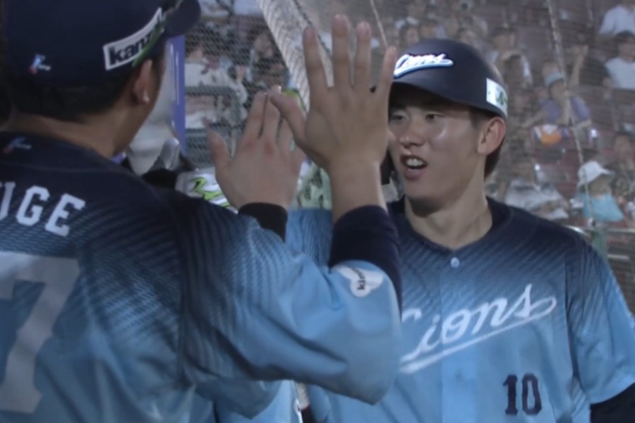 西武延長11局勝出 小島大河決勝2分砲