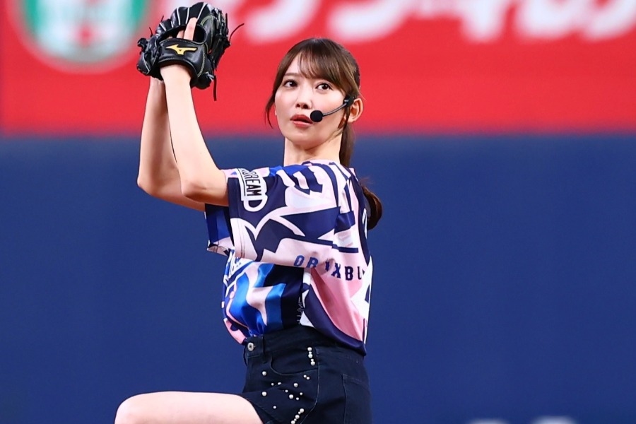 乃木坂46黑見明香開球 給自己99分還進歐力士圓陣
