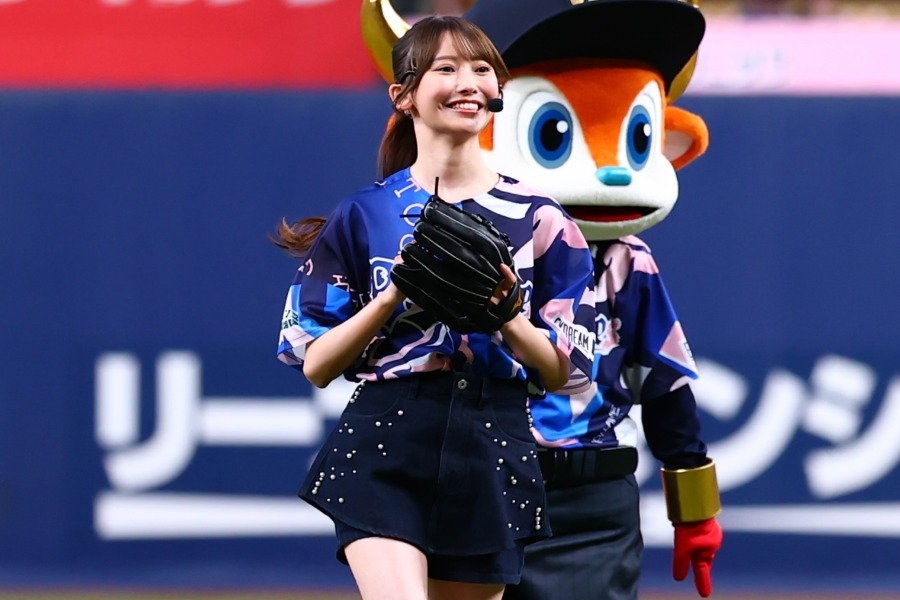 乃木坂46黑見明香為歐力士開球 火腿5比1贏球
