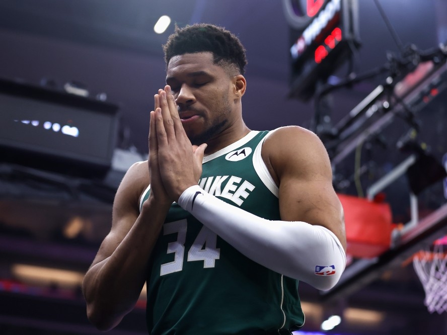 Giannis Antetokounmpo告別公鹿13年轉戰熱火 公鹿啟動重建換回選秀權