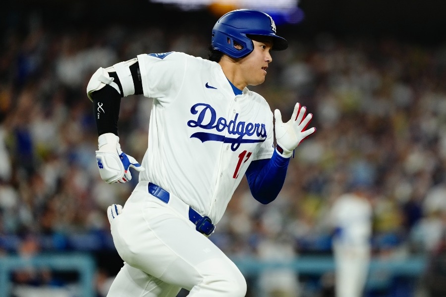 大谷翔平敲24號前先衝二壘 左膝傷勢引關注