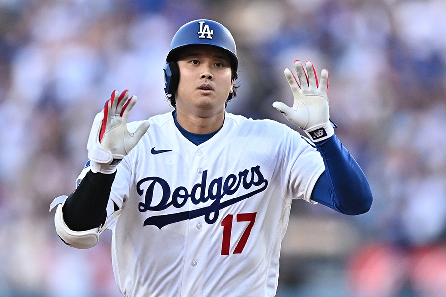 平子理沙現身道奇主場 排隊拿大谷翔平搖頭娃娃