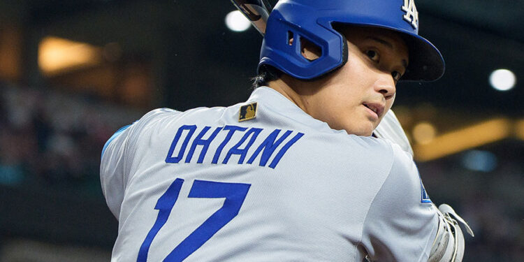 大谷翔平遭捕手送球擊中左臂 場內一片譁然 大谷翔平遭捕手送球擊中左臂 場內一片譁然