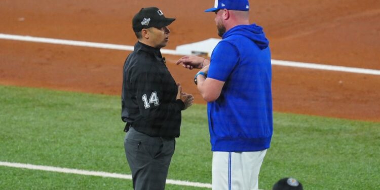 藍鳥隊教頭因判決不滿遭驅逐出場