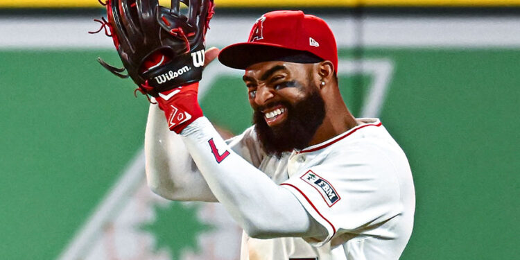 天使隊阿德爾驚人三連全壘打接殺