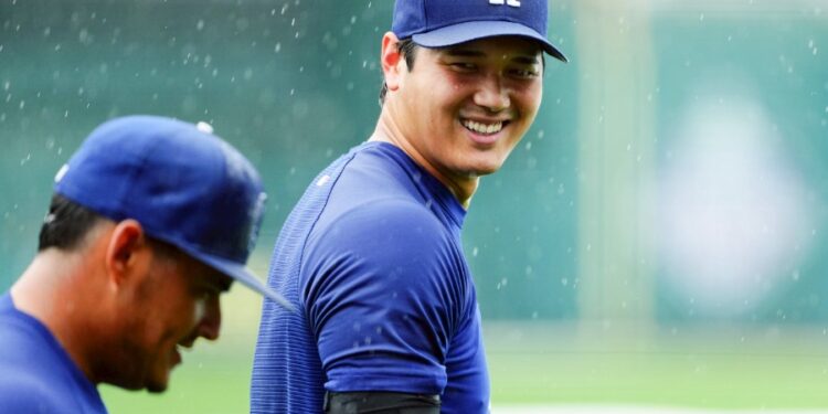 道奇戰國民遇雨延賽,球迷苦等無奈 道奇戰國民遇雨延賽,球迷苦等無奈