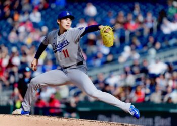 佐佐木朗希魔球震撼美國 107公分驚人落