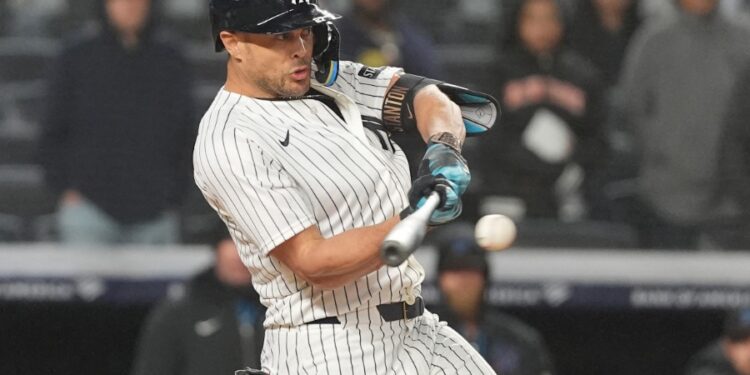 史坦頓驚人擊球震撼全場,球場幾乎被打穿 史坦頓驚人擊球震撼全場,球場幾乎被打穿