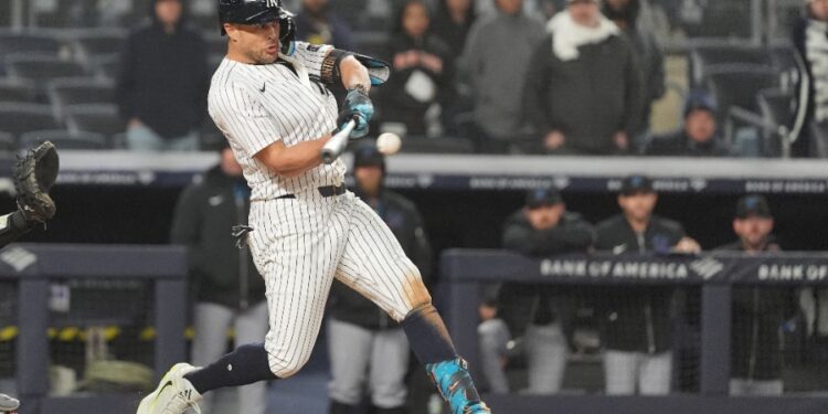 史坦頓怪力轟擊,打球凹陷洋基球場圍牆 史坦頓怪力轟擊,打球凹陷洋基球場圍牆