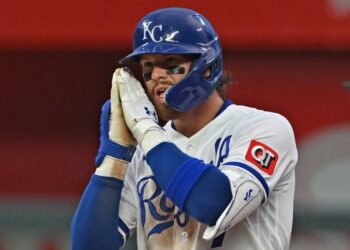 MLB／皇家隊新款城市連結球衣設計引發爭議 美媒批評不似球衣